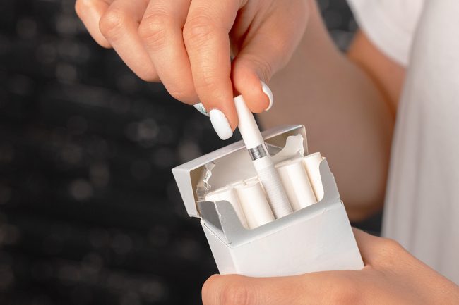 nicotine-removal-from-vinyl-signs