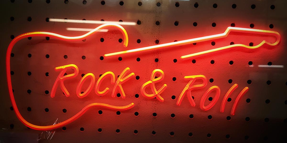 neon-signs-for-man-caves-and-homes