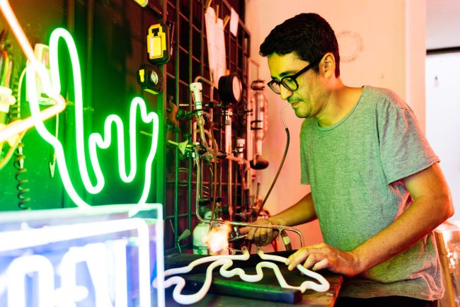 Can Neon Signs Be Repaired