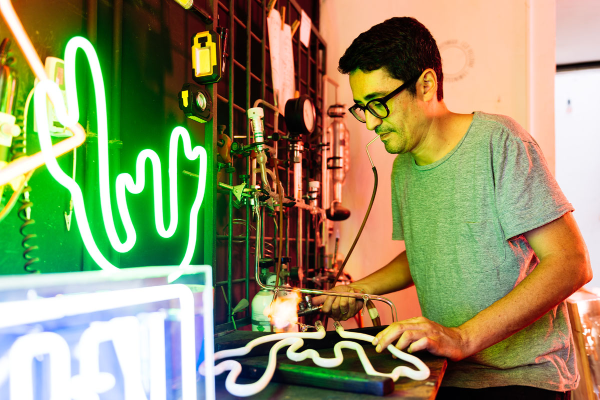 Can Neon Signs Be Repaired
